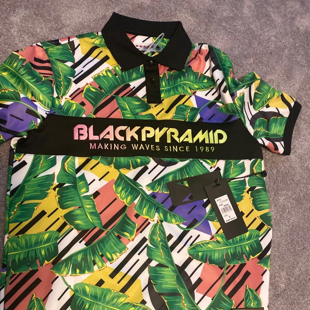 Black pyramid shirt